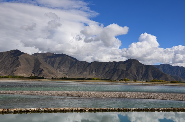 lhasa-river-1575662_640