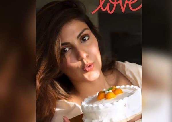 Rhea 12 June Cake_600x425