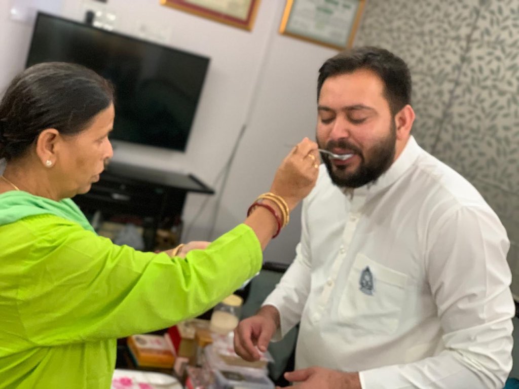 Tejashwi Yadav goes for filing nomination