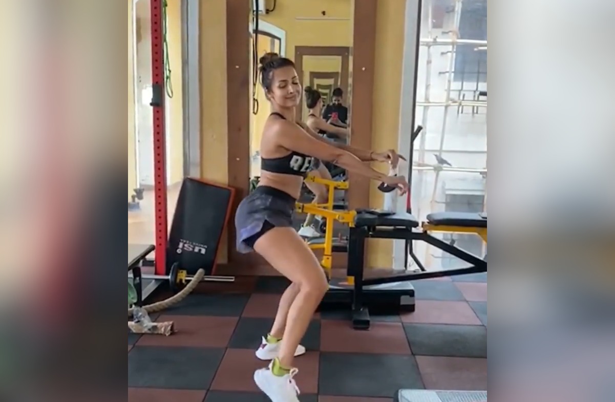 Malaika Arora Twerking