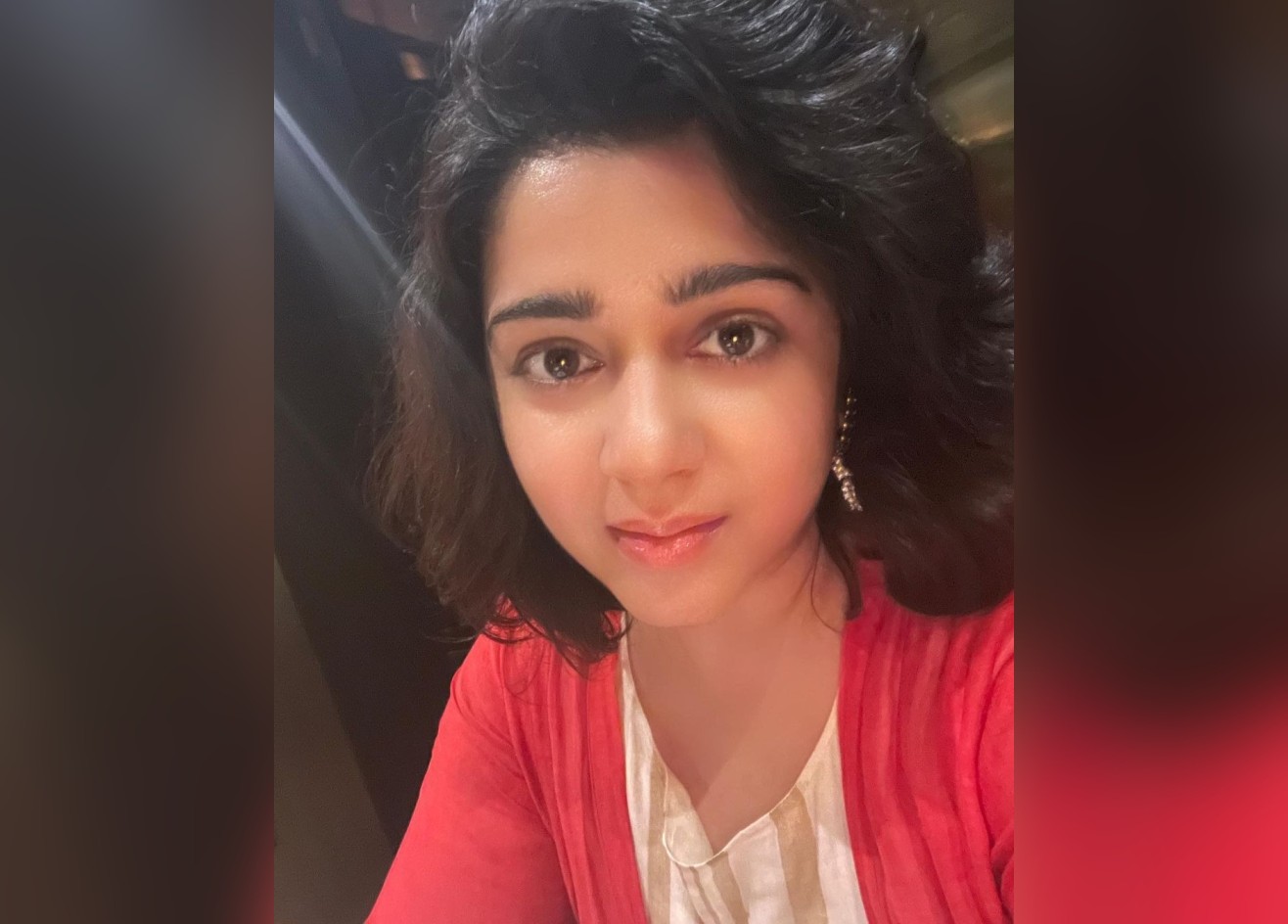 Charmee Kaur (1)