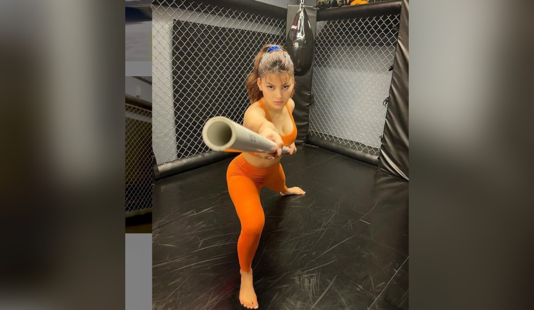 Urvashi Rautela learns martial arts (1)