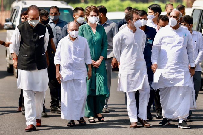 Congress delegation meets President, demands removal of MoS Ajay Mishra
