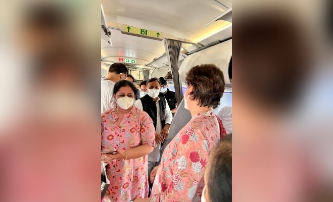 Priyanka Meets Akhilesh