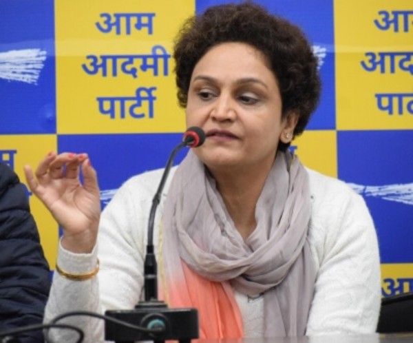 Virender Sehwag's sister joins AAP (1)