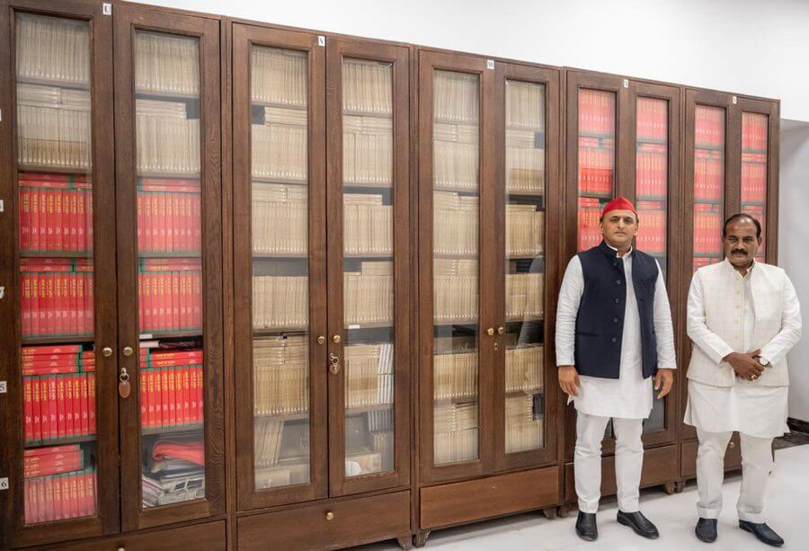 Dara Singh Chouhan with Akhilesh Yadav