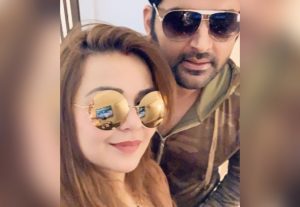 Kapil Sharma and Ginni (1)