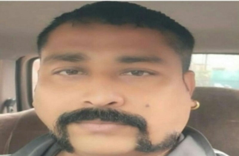 MP Policemen having Abhinandan style moustaches