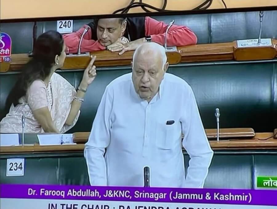 Shashi Tharoor Supriya Sule