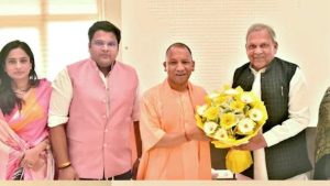 Sukhram Yadav meets Yogi Adityanath