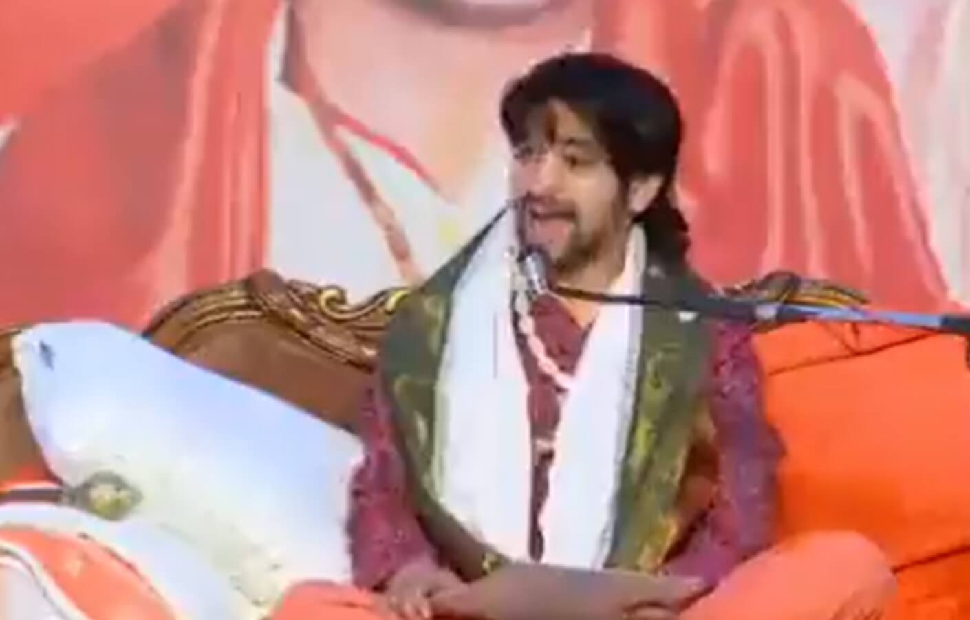 Dhirendra Shastri (1)