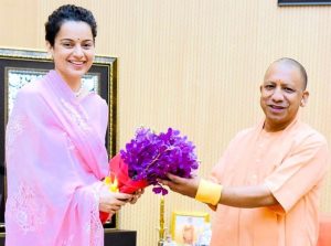 Kangana meets Yogi Adityanath (1)