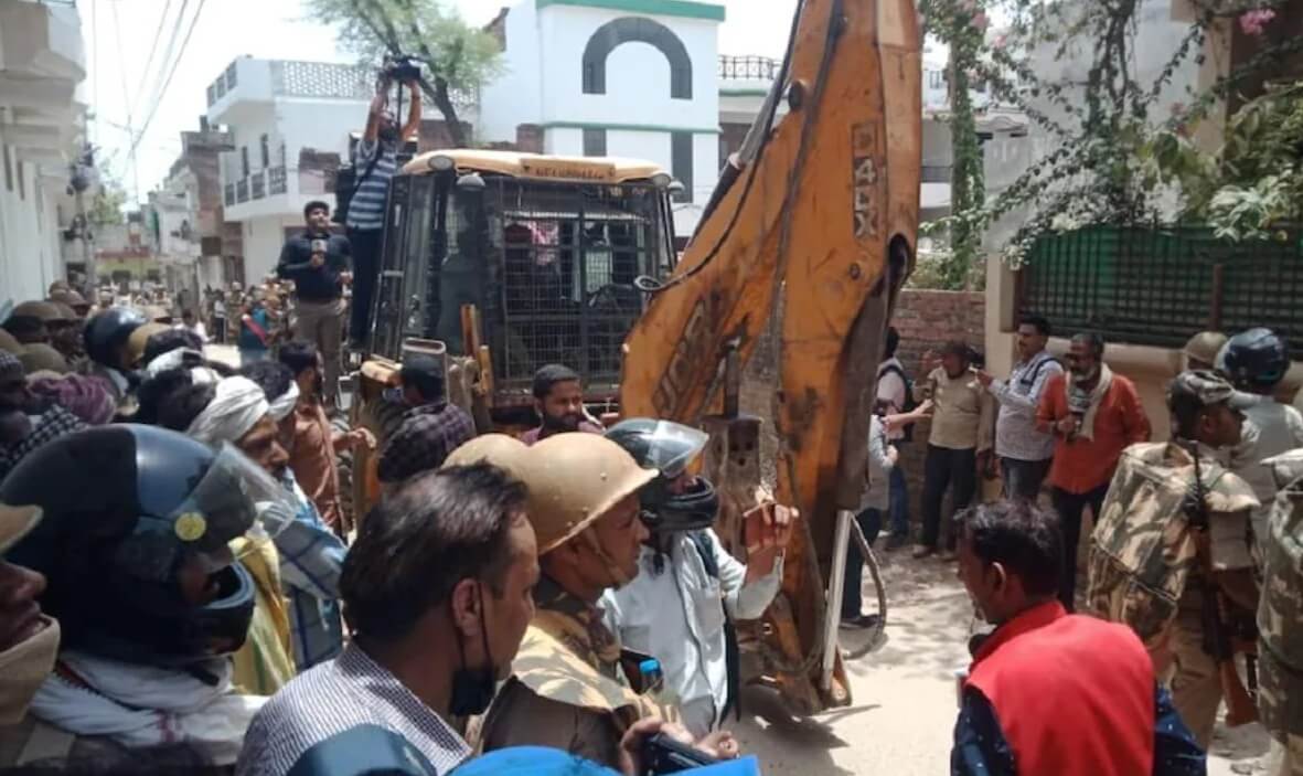 Bulldozer in Allahabad (1)