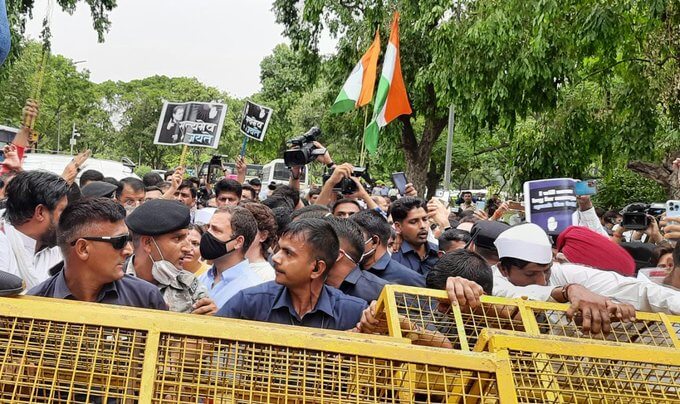 Congress protests outside ED office as Rahul Gandhi appears for interrogation