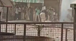 Stone pelting in Allahabad (1)