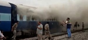Train set on fire in Ballia (1)
