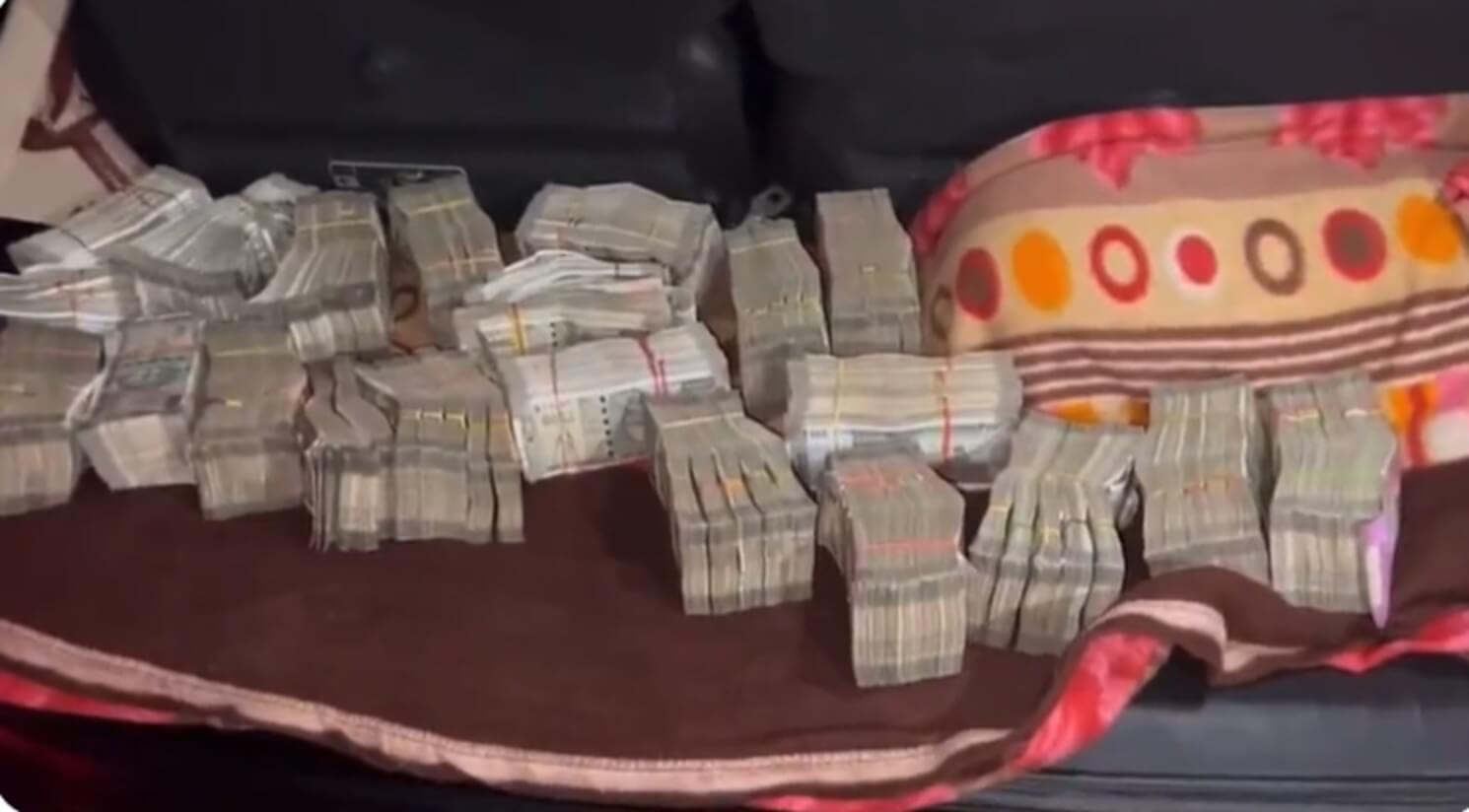 Cash recovered from 3 Congress MLAs in Howrah (1)