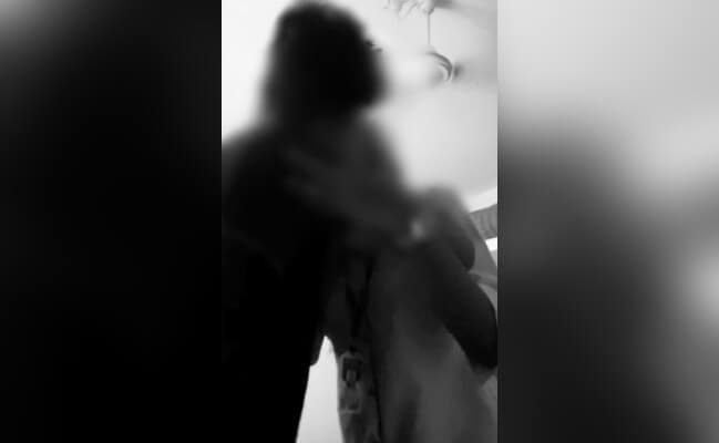 Karnataka Lip Lock Challenge (1)