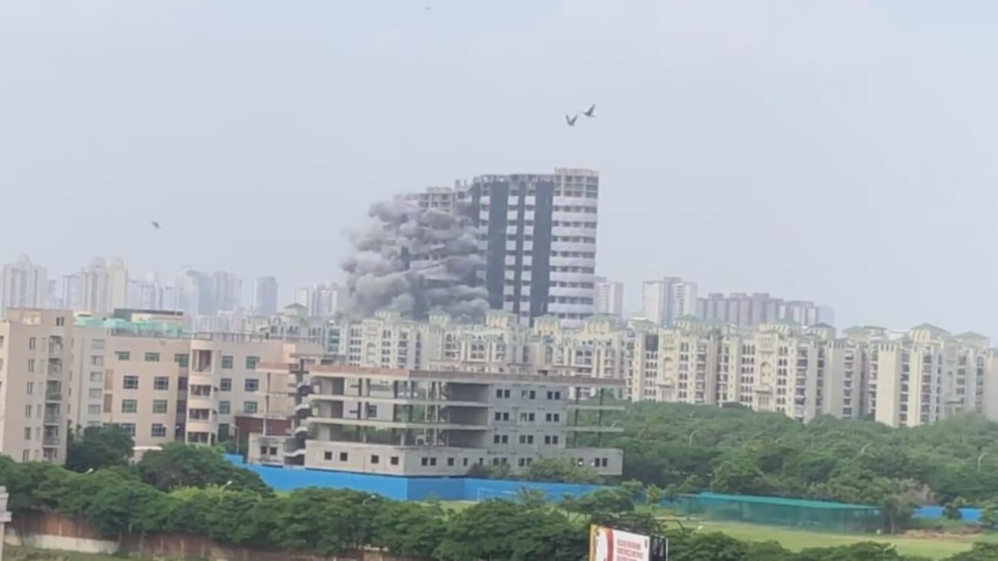 Twin Tower Demolished In Noida (1)