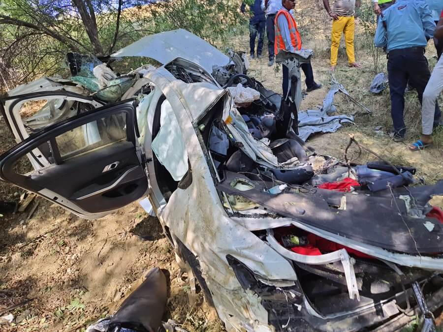 BMW car falls 20 feet from Yamuna Expressway