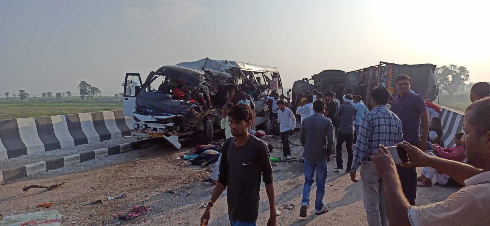 Road accident in Lakhimpur Kheri 8 killed