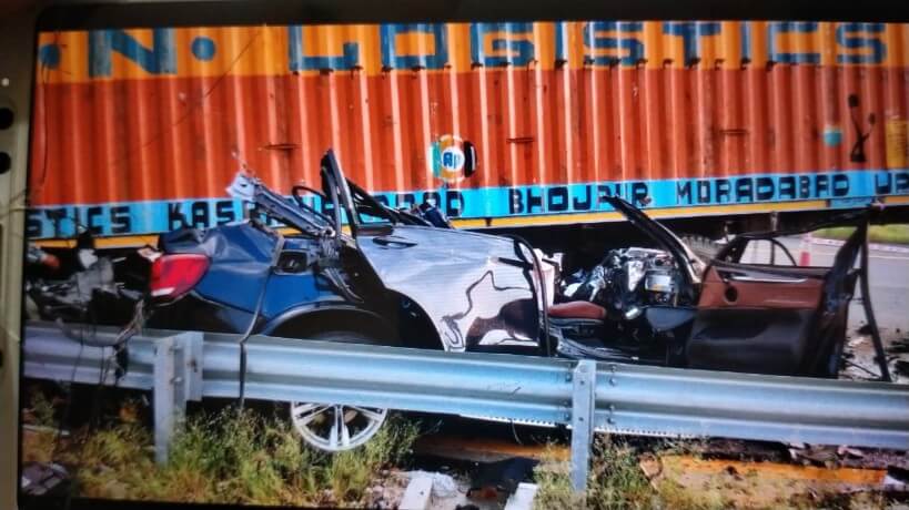 Accident in Sultanpur Purvanchal Expressway (1)