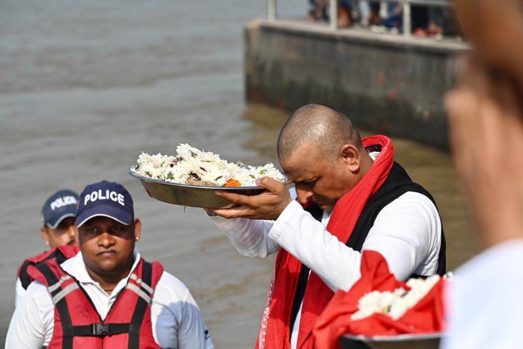 Mulayam Singh's ashes immersed 4