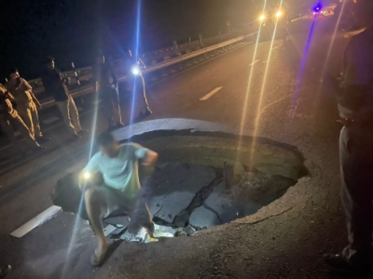 Purvanchal Expressway Caves In Oct 7 (1)