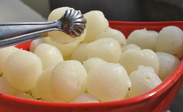 Rasgulla sweets-g51aabb159_640