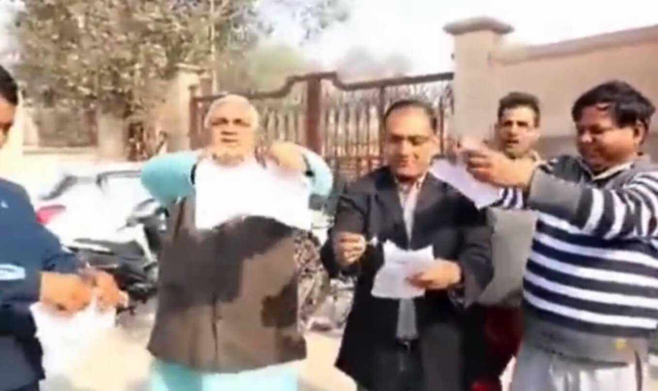 Copies of Ramcharitramanas burnt in Lucknow (1)