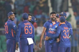 India defeats Srilanka in 3rd and final ODI