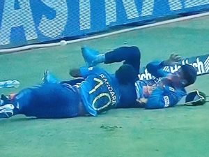 Two Srilanka players collide during India Vs Srilanka ODI 3rd (1) (1)