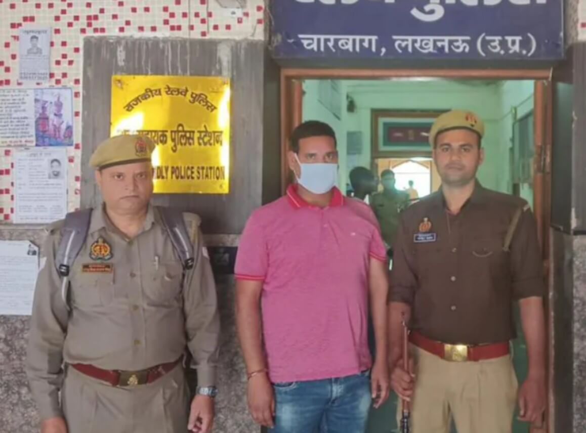 Drunk TTE urinates on passenger in Akal Takht Train (1)