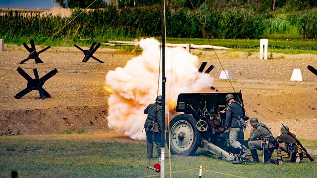 Military veterans-day-g7b69901f6_640 (1)