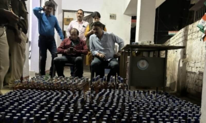 liquor bottles come out of pond in Bihar (1)