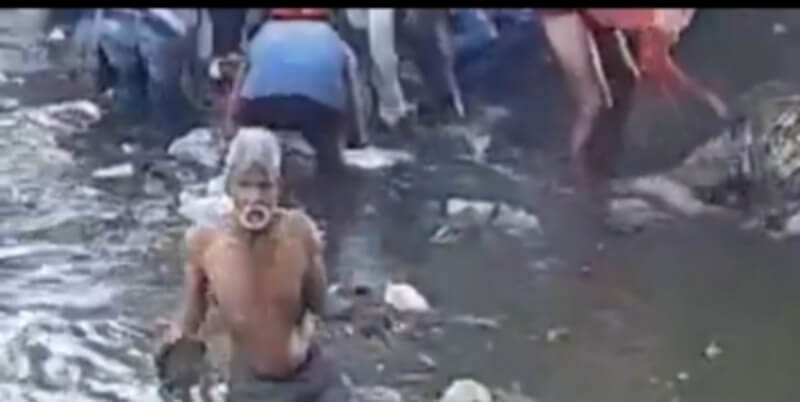 Currency notes found in Bihar drain (1)