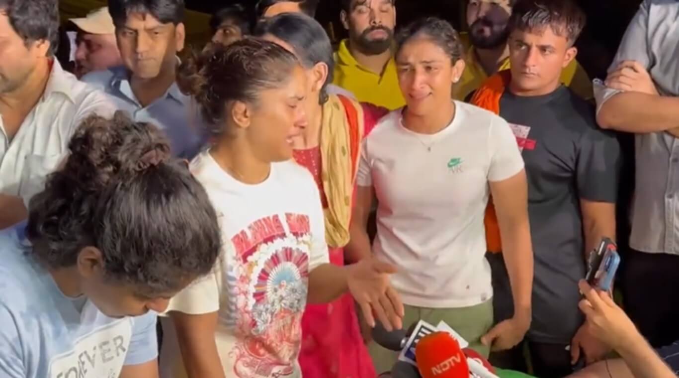 Vinesh Phogat At Jantar Mantar (1)