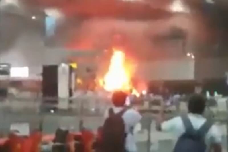 Fire At Kolkata Airport (1)