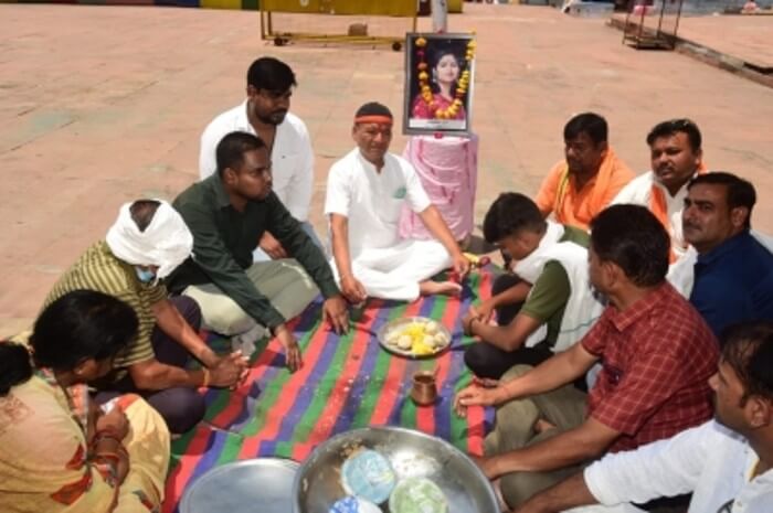 Parents perform last rites of daughter after interfaith marriage in MP (1)