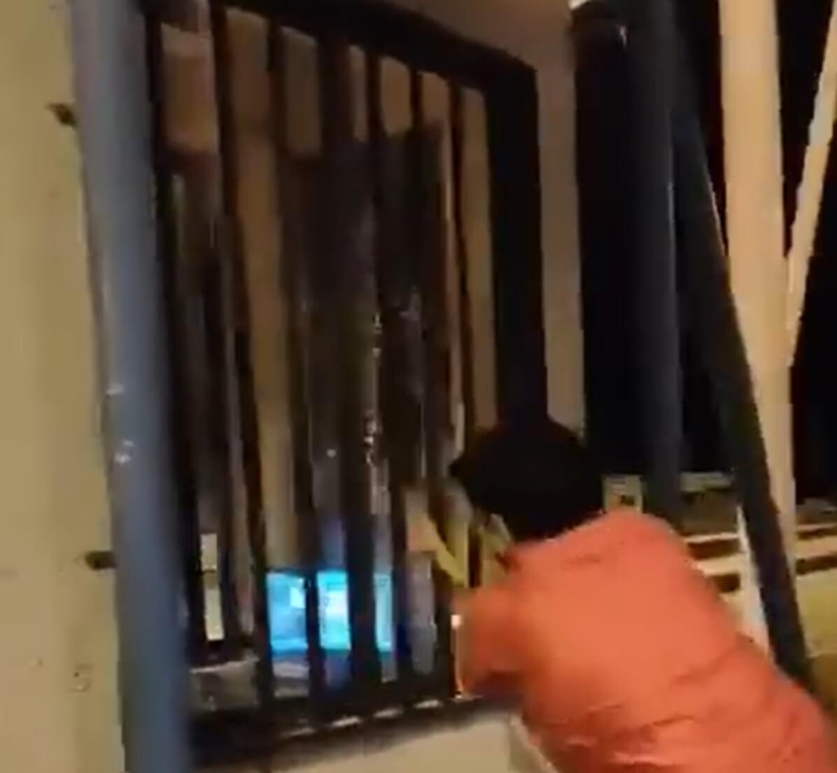 Toll plaza ransacked (1)