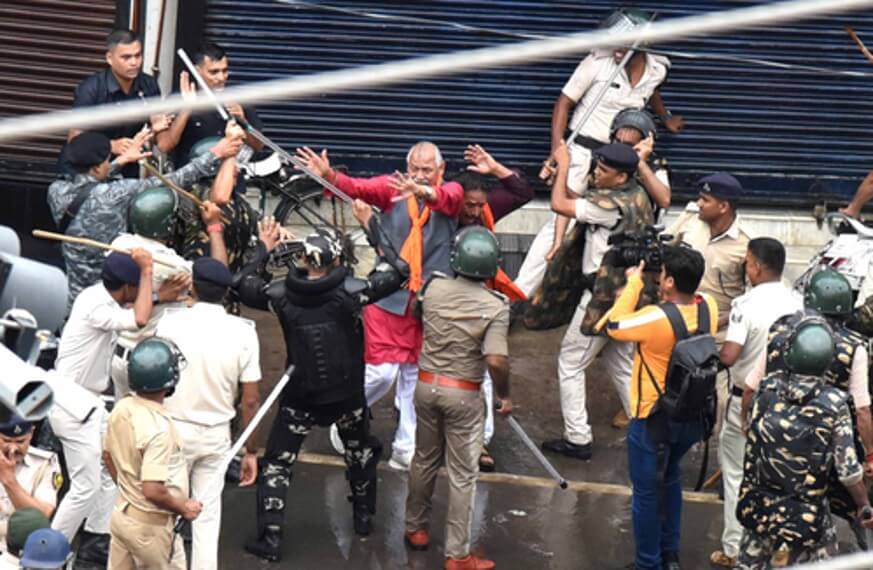 lathicharge on BJP leaders in Patna (1)