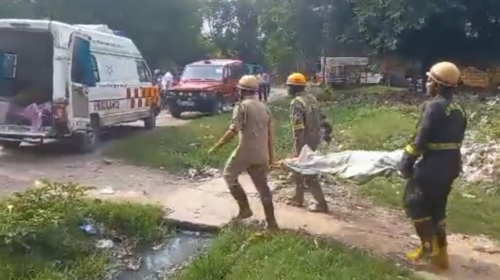 House collapse in Lucknow 5 dead (1)