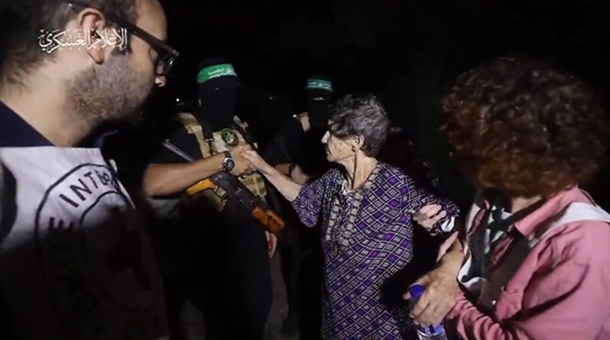 Hamas releases Israeli woman hostages (1)