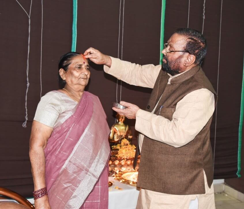 Swami Prasad Diwali Day Photo (1)