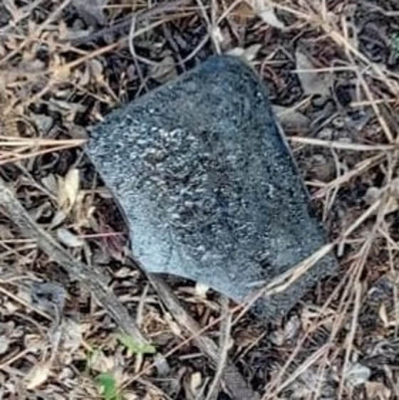 जली हुई अवस्था में मिला मोबाइल फोन 