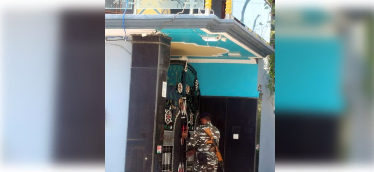 ED Raid At Gayatri Prajapti (1)