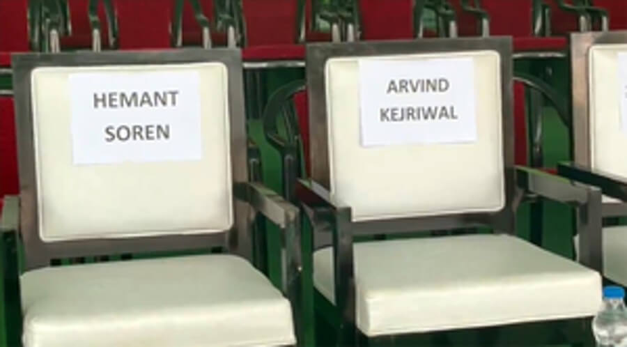 Hemant Soren and Arvind Kejriwal Chair (1)