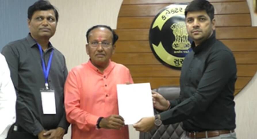  बीजेपी प्रत्याशी मुकेश दलाल निर्विरोध विजयी हुए (फोटो क्रेडिट: आईएएनएस)