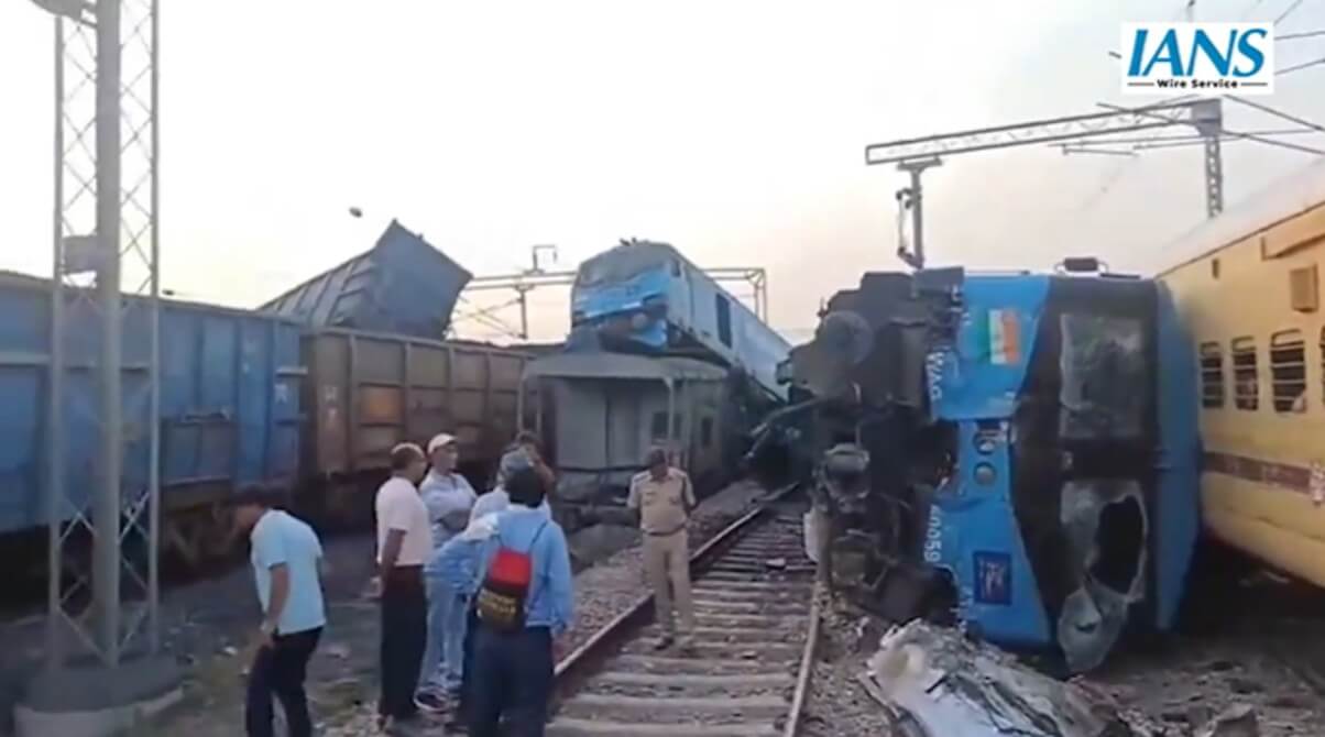 Two freight trains collide (1)