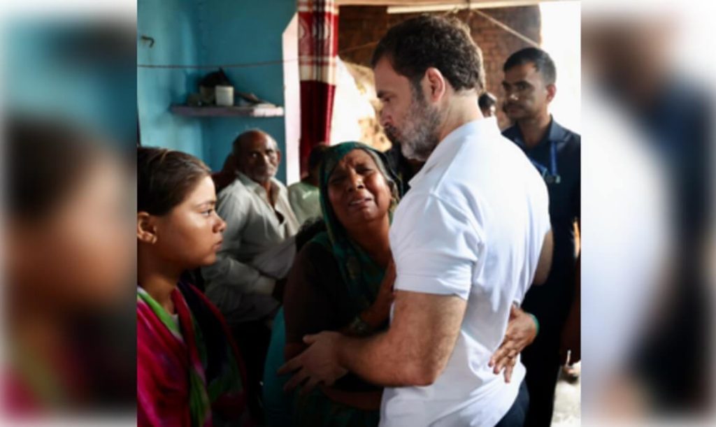 Rahul Gandhi meets Hathras Victim Families (1)